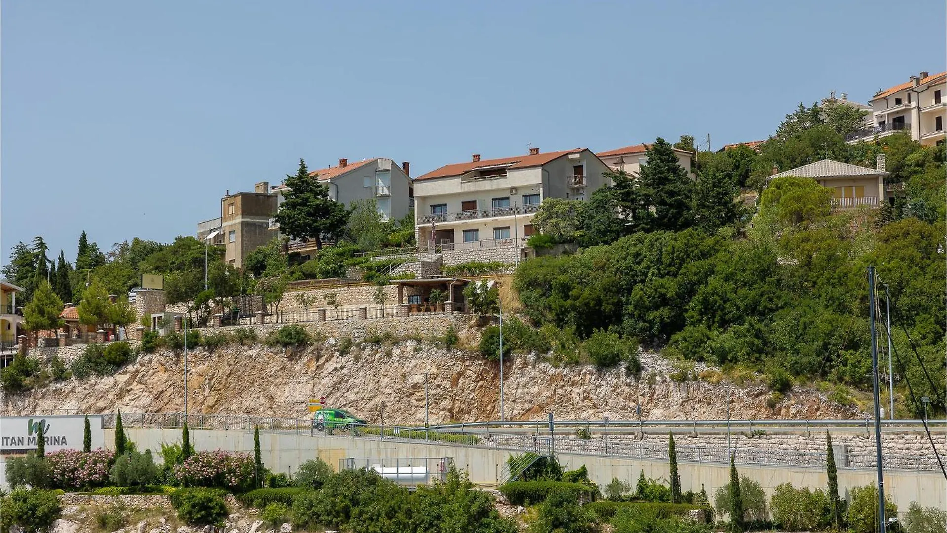 Amazing Apartment In Novi Vinodolski With Wifi 0*,  Chorvatsko
